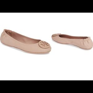Tory Burch Beige Minnie Size 12. Brand new. Never Worn.